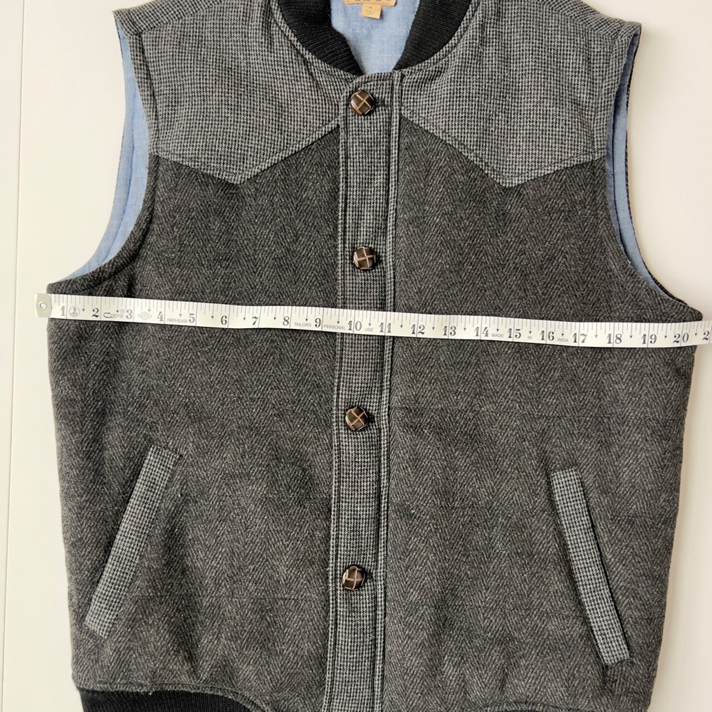 Men's Gray Wool Vest - Picture 6 of 7